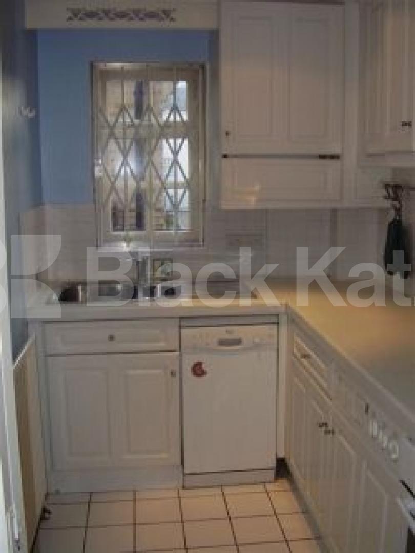 			2 Bedroom, 1 bath, 1 reception Flat			 Albany Mews, BARNSBURY N1